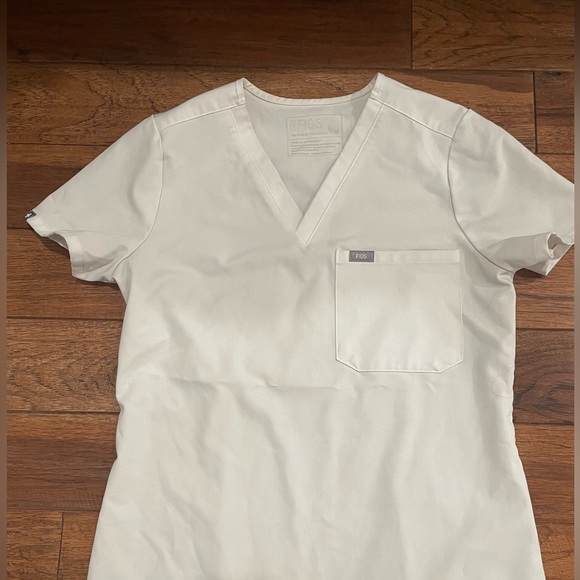 Figs Tops Figs White Scrub Top Poshmark